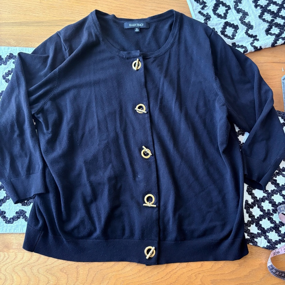 Ellen Tracy Black Cardigan Sweater Gold Toggle Closures Womens size XL